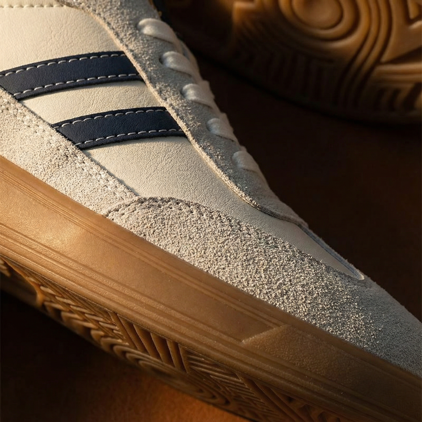 Men's Lace-Up Striped Trainers | Cushioned Gum Sole